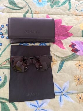 CHANEL Black Oversized Cat-Eye Sunglasses with Case. Only worn on once. Cute!